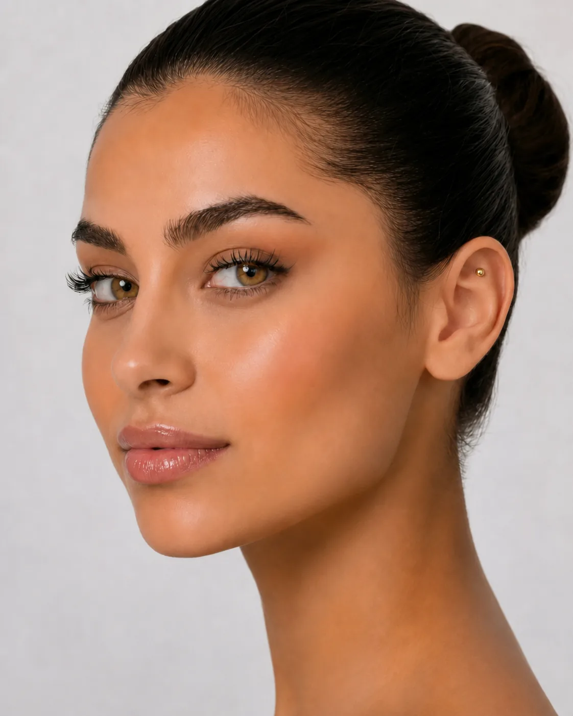 Shen Men Piercing am Ohr bei Beautyrella Berlin