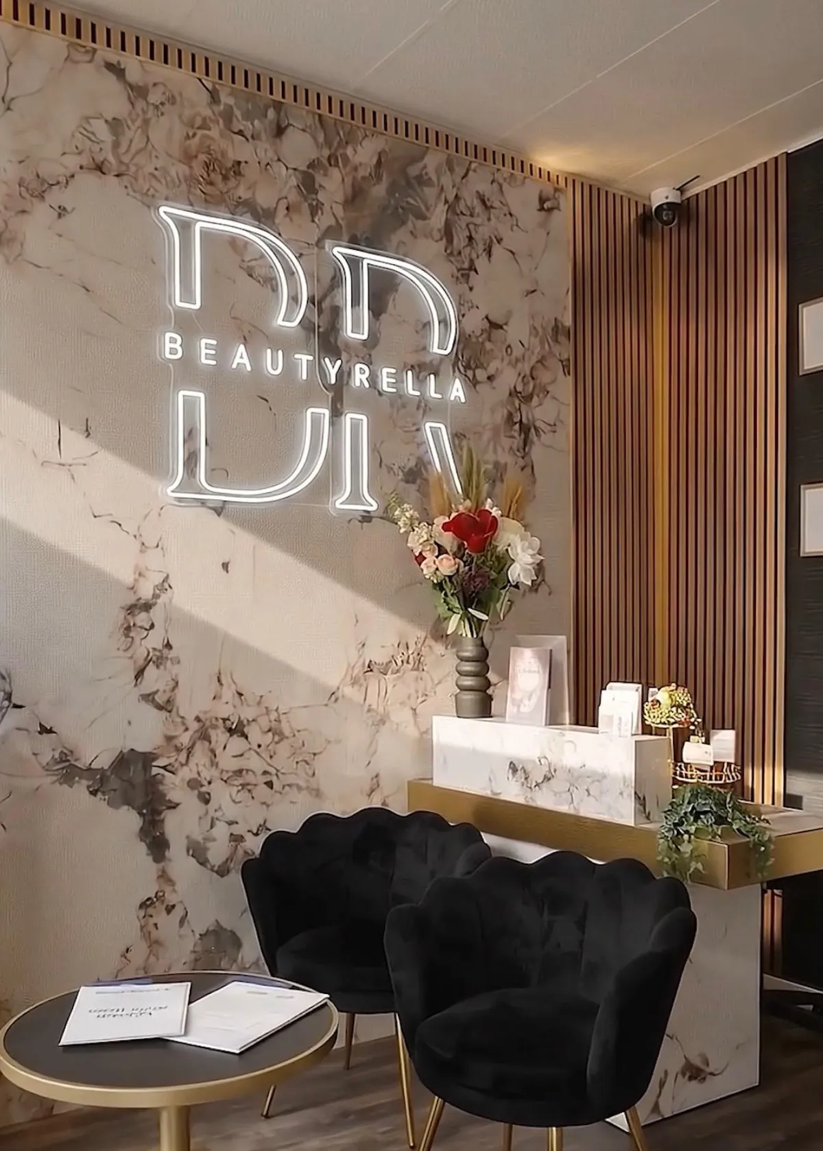 Empfang des BEAUTYRELLA Piercing & Beauty Studios in Berlin-Kreuzberg